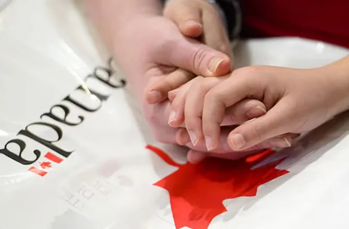 چشم‌انتظاری ایرانیان برای آوردن پدر و مادر به کانادا